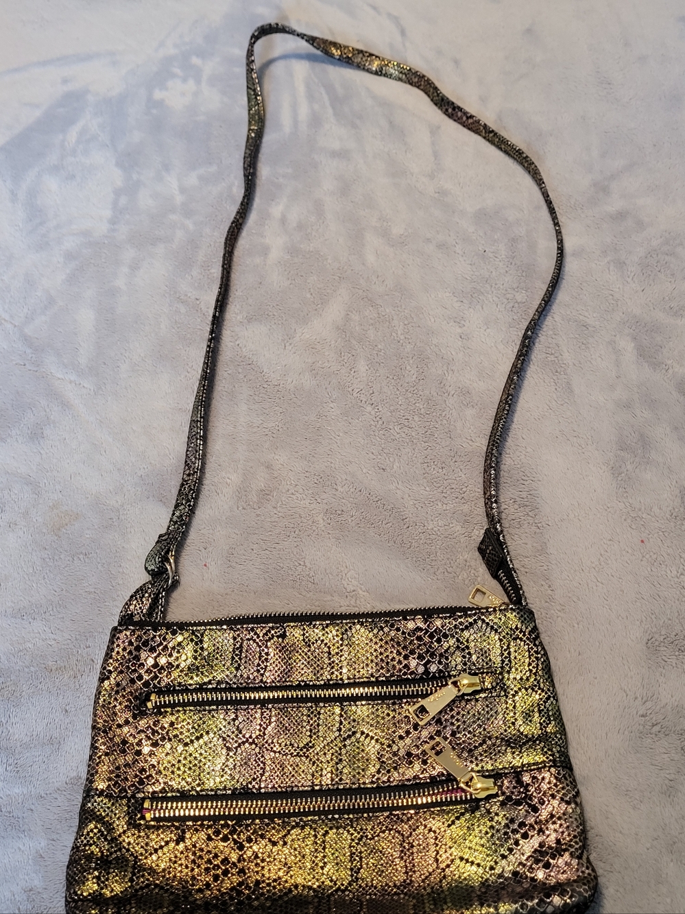 Hobo Mara Genuine Leather Crossbody EUC Pockets Flashy Gold Party Glam Retro